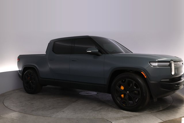 2025 Rivian R1T — photo 11 of 22