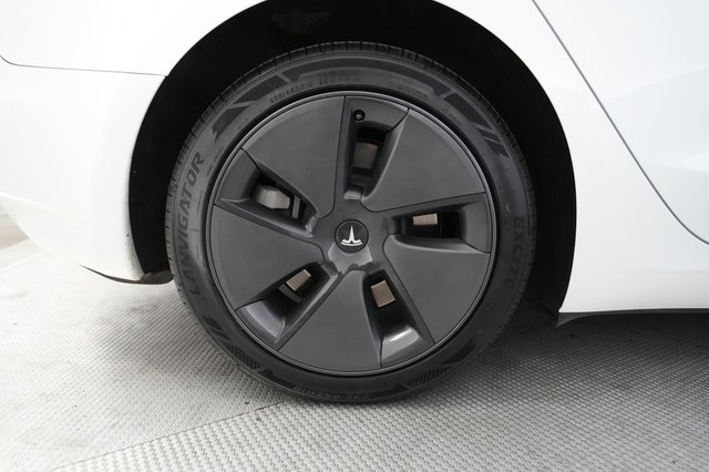 2023 Tesla Model 3 — photo 17 of 24