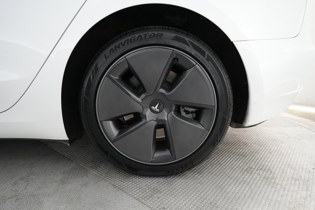 2023 Tesla Model 3 — photo 7 of 24