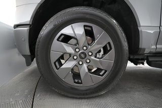 2023 Ford F-150 Lightning — photo 10 of 15