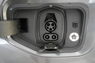 2023 Ford F-150 Lightning — photo 8 of 15