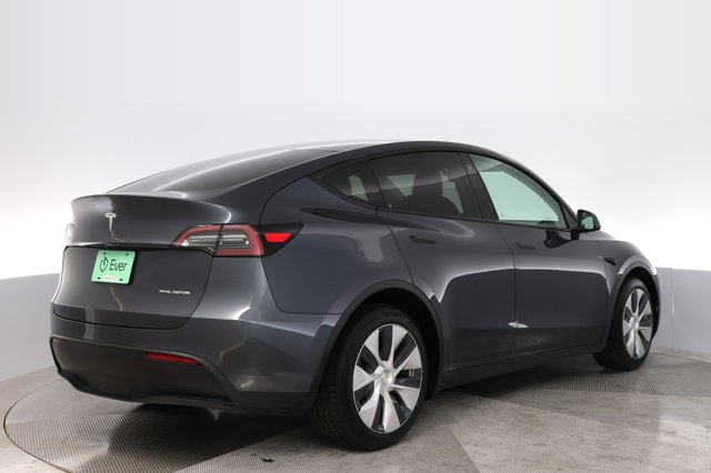 2022 Tesla Model Y — photo 2 of 24