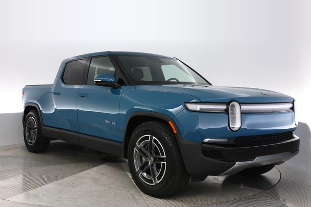 2025 Rivian R1T — photo 10 of 21