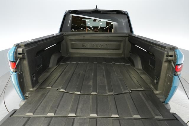 2025 Rivian R1T — photo 6 of 21