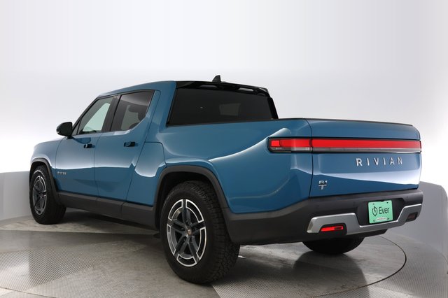 2025 Rivian R1T — photo 13 of 21