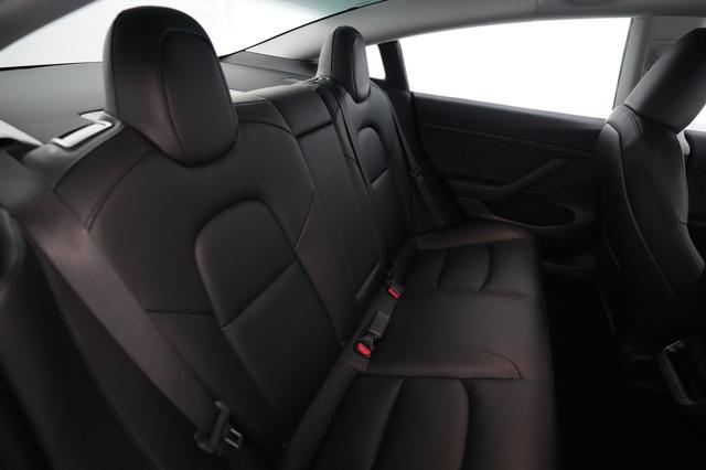 2023 Tesla Model 3 — photo 4 of 23