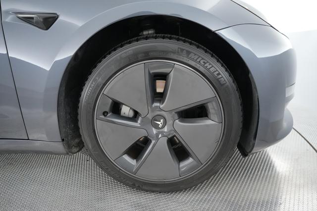 2023 Tesla Model 3 — photo 7 of 23