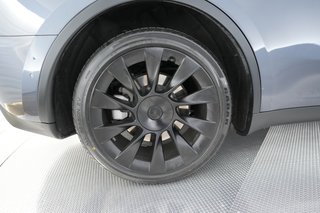 2023 Tesla Model Y — photo 7 of 28