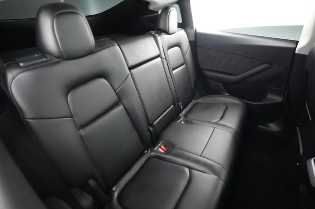 2023 Tesla Model Y — photo 4 of 21