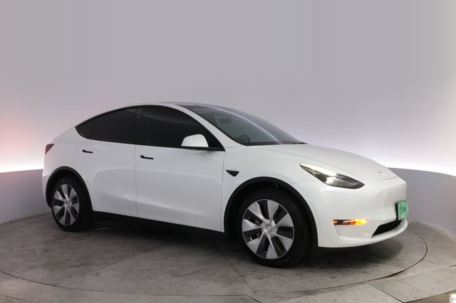 2023 Tesla Model Y — photo 11 of 21