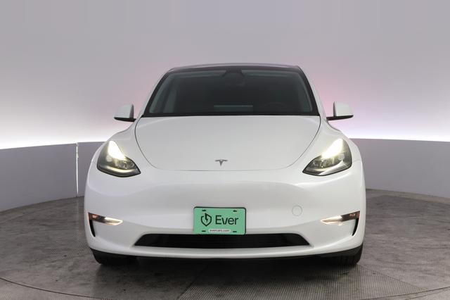 2023 Tesla Model Y — photo 9 of 21