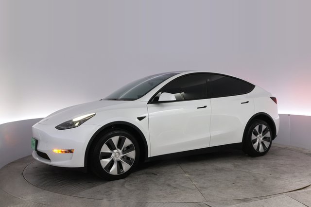2023 Tesla Model Y — photo 14 of 21