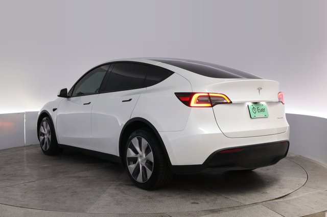 2023 Tesla Model Y — photo 13 of 21