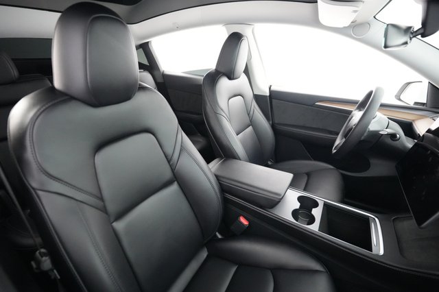 2023 Tesla Model Y — photo 18 of 21