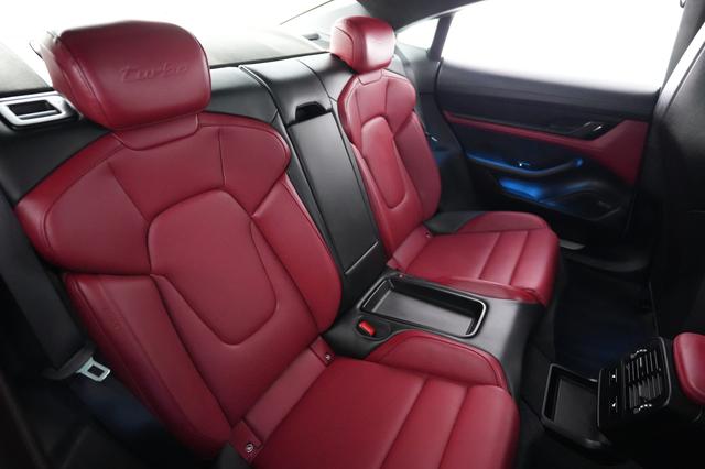 2020 Porsche Taycan — photo 4 of 25