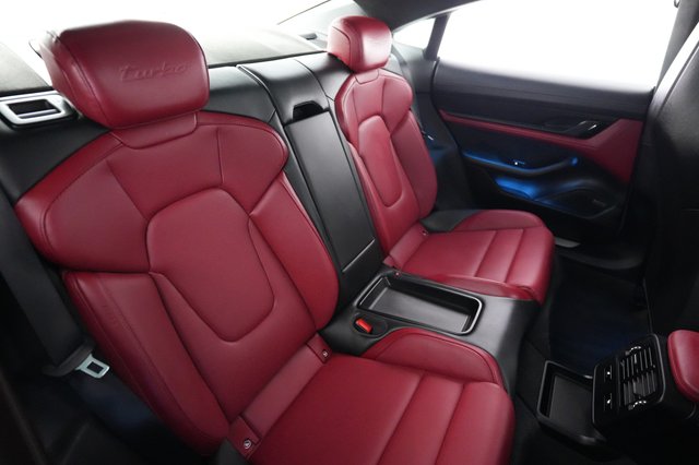 2020 Porsche Taycan — photo 4 of 25