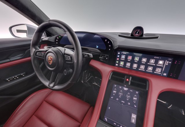 2020 Porsche Taycan — photo 20 of 25