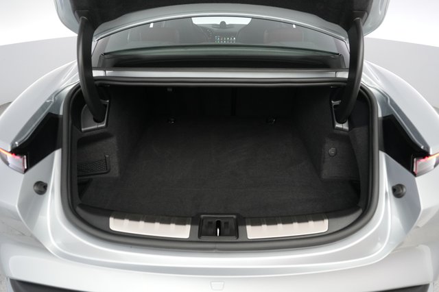 2020 Porsche Taycan — photo 6 of 25