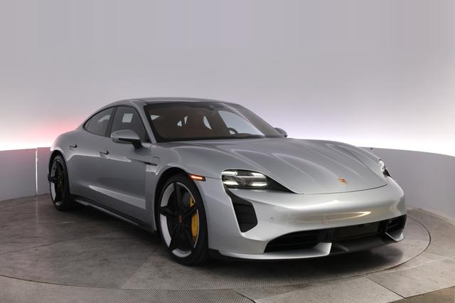 2020 Porsche Taycan — photo 10 of 25