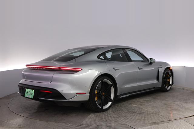 2020 Porsche Taycan — photo 2 of 25