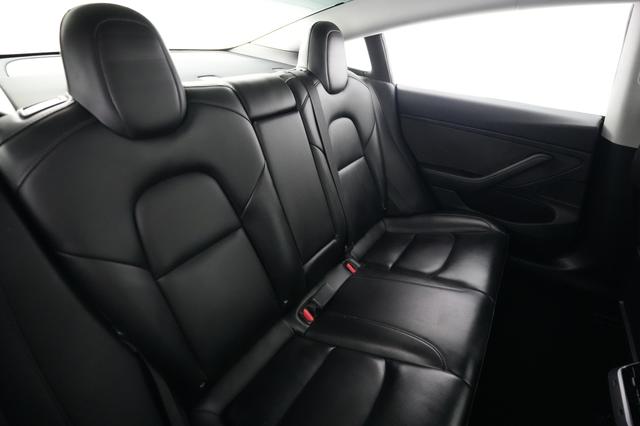2018 Tesla Model 3 — photo 4 of 30