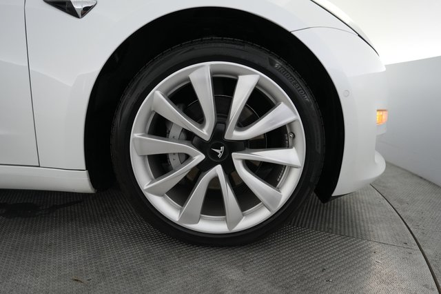 2018 Tesla Model 3 — photo 16 of 30