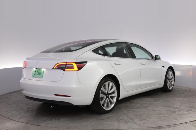 2018 Tesla Model 3 — photo 2 of 30