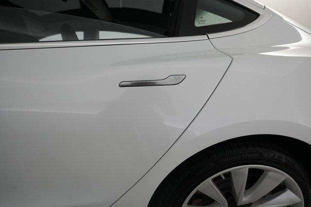2018 Tesla Model 3 — photo 27 of 30