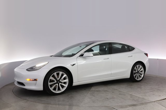 2018 Tesla Model 3 — photo 14 of 30