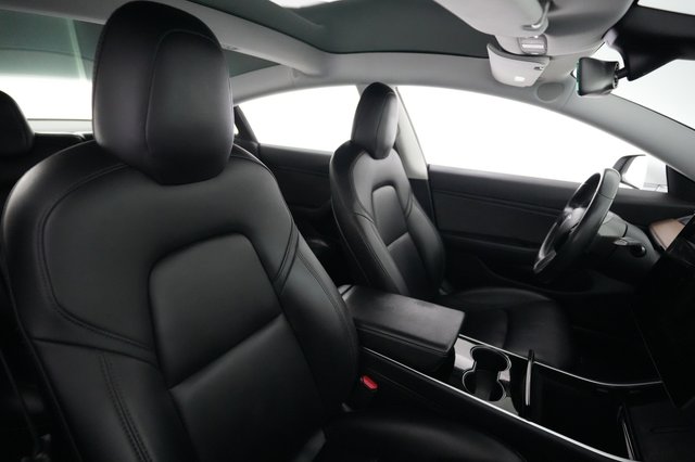 2018 Tesla Model 3 — photo 18 of 30