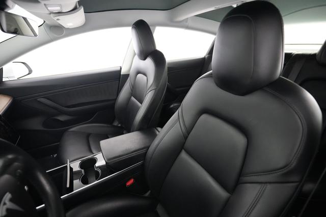 2018 Tesla Model 3 — photo 3 of 30