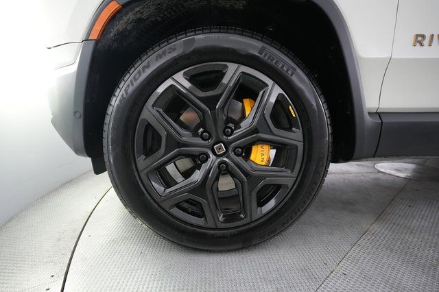 2025 Rivian R1S — photo 15 of 25