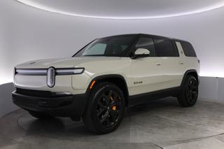2025 Rivian R1S