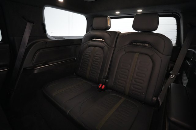2024 Rivian R1S — photo 20 of 26