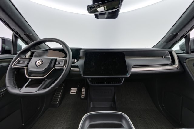 2024 Rivian R1S — photo 23 of 26