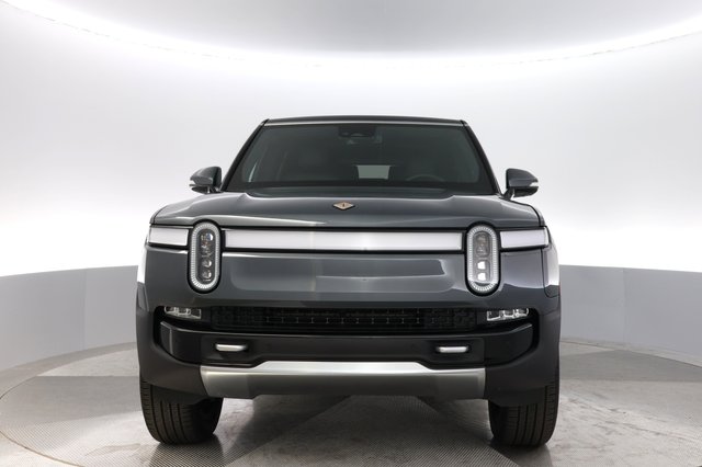 2024 Rivian R1S — photo 9 of 26