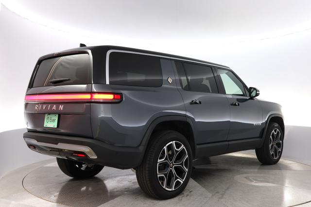 2024 Rivian R1S — photo 2 of 26