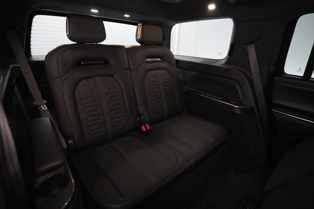 2024 Rivian R1S — photo 21 of 26