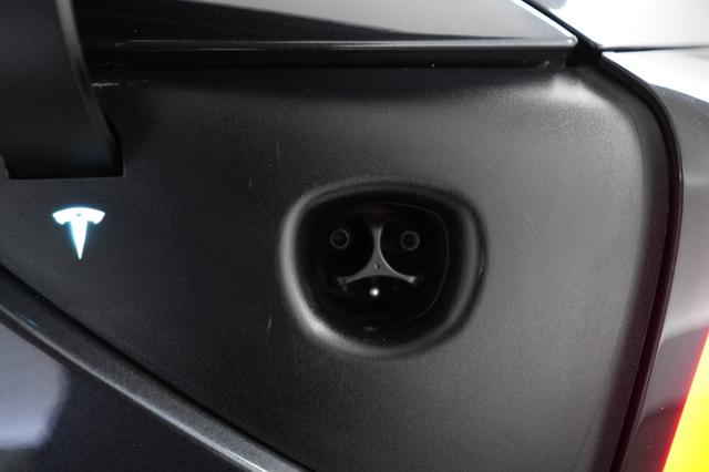 2024 Tesla Model 3 — photo 8 of 24