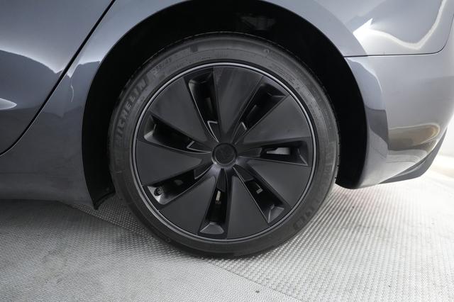 2024 Tesla Model 3 — photo 7 of 24