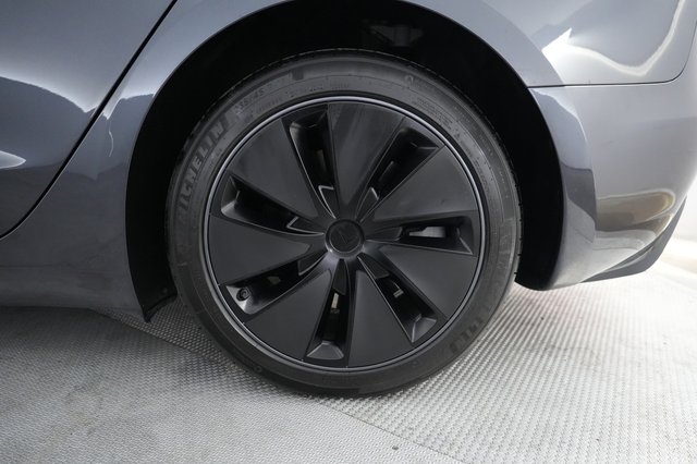 2024 Tesla Model 3 — photo 7 of 24