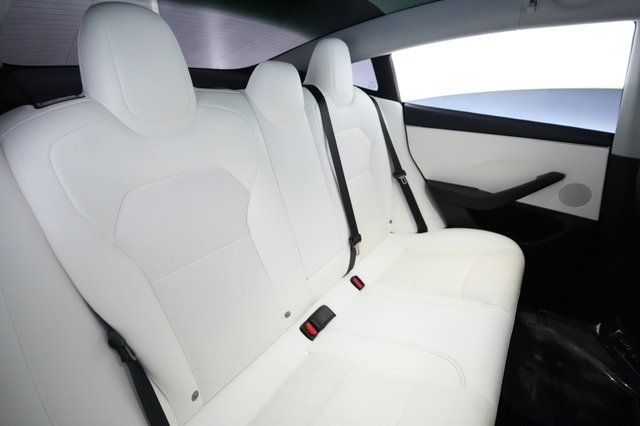 2024 Tesla Model 3 — photo 4 of 24