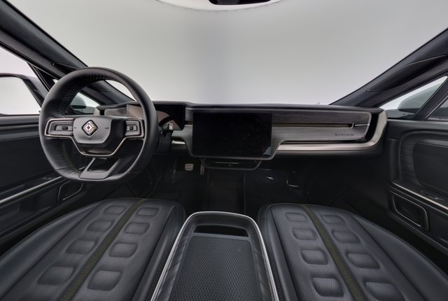 2023 Rivian R1T — photo 21 of 27
