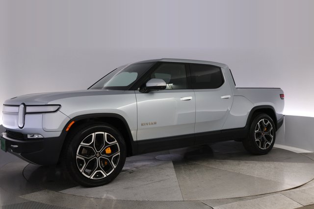2023 Rivian R1T — photo 14 of 27
