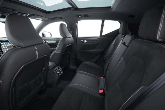 2022 Volvo XC40 Recharge — photo 20 of 28
