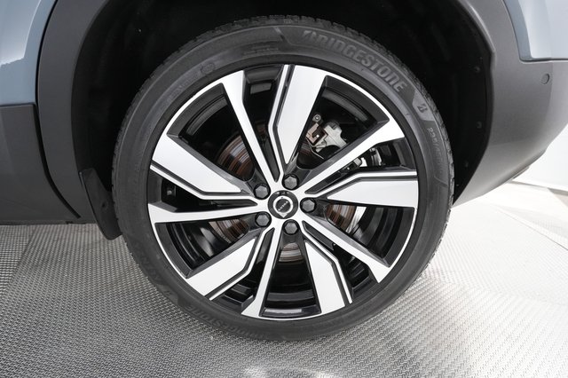 2022 Volvo XC40 Recharge — photo 15 of 28