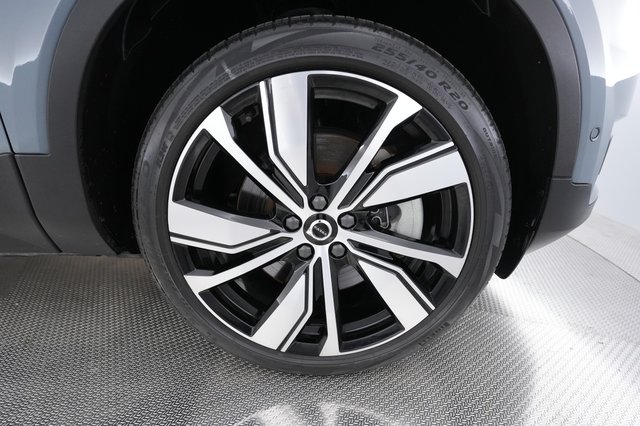 2022 Volvo XC40 Recharge — photo 16 of 28