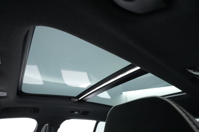2022 Volvo XC40 Recharge — photo 25 of 28