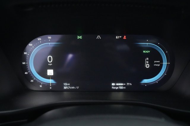 2022 Volvo XC40 Recharge — photo 5 of 28
