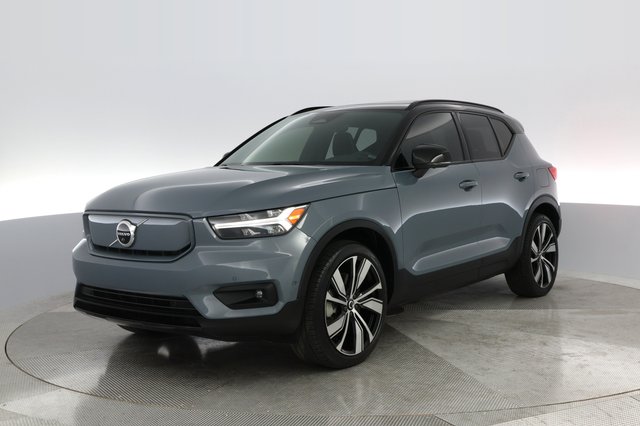 2022 Volvo XC40 Recharge — photo 6 of 28